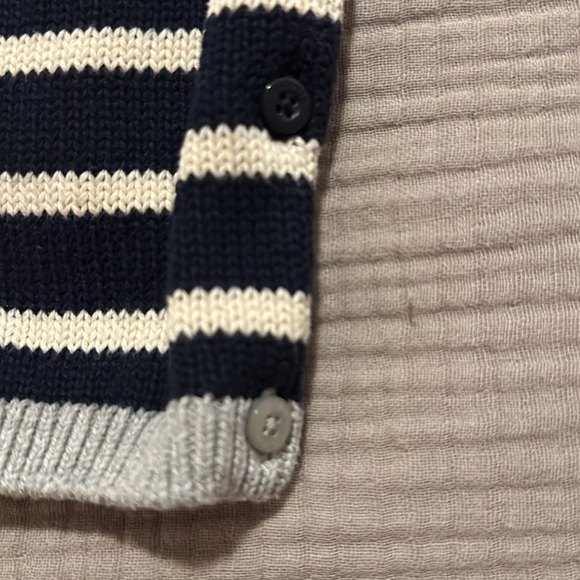 Baby Gap knit romper, size 12-18 mo - Picture 4 of 4